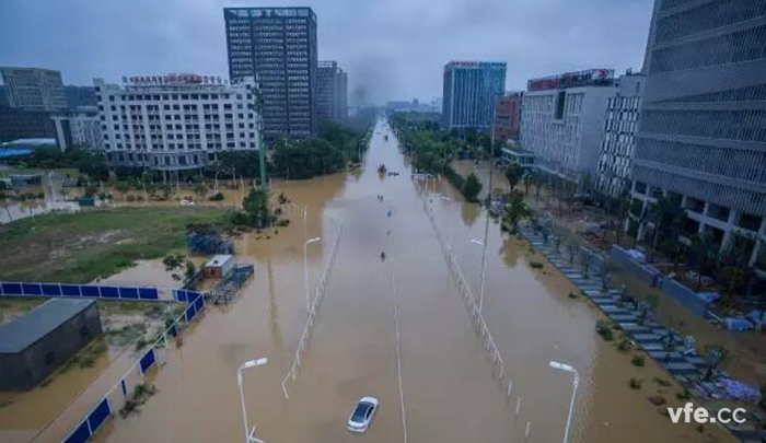 嚴(yán)重內(nèi)澇中城市道路